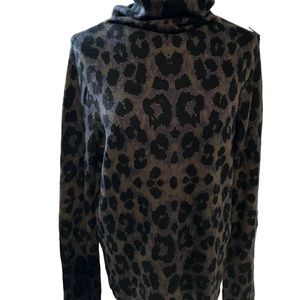 Anthropologie Leopard Turtleneck Sweater Size Large Long Sleeve Fall Fashion